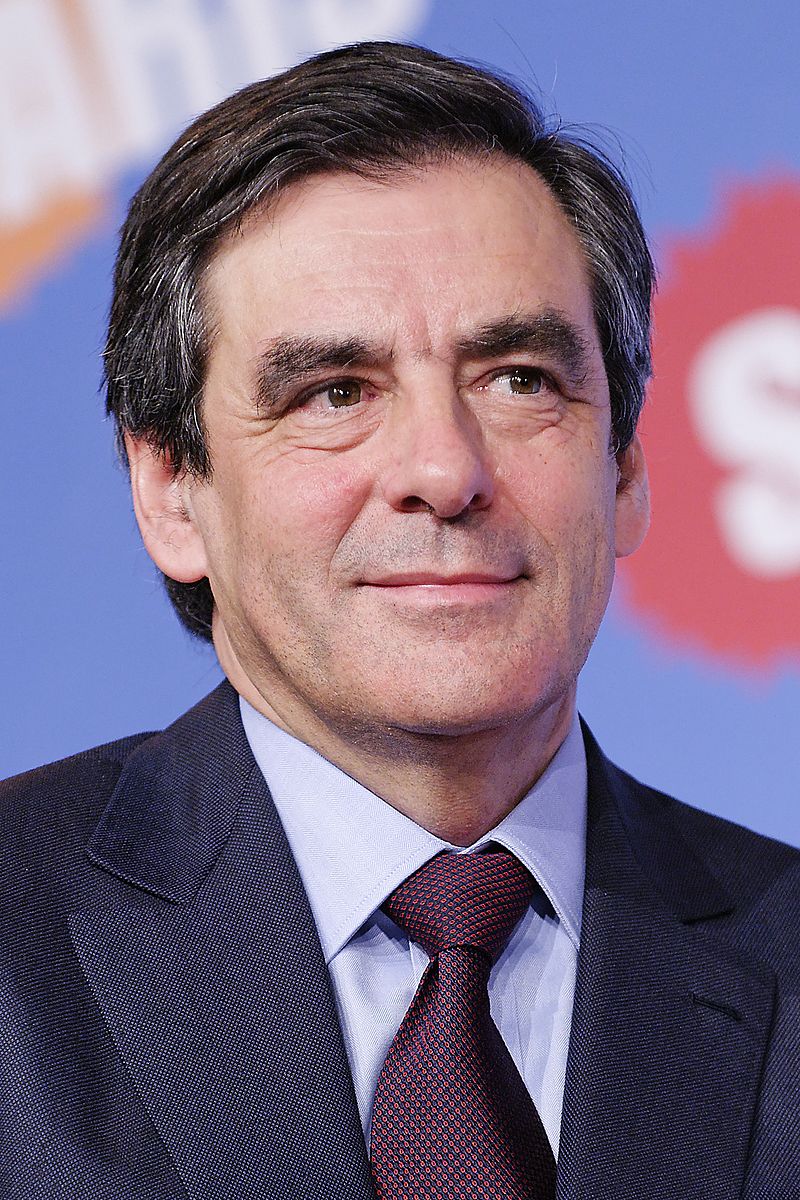 Le malade est bien pâlichon ? La saignée répond le Dr. Fillon !