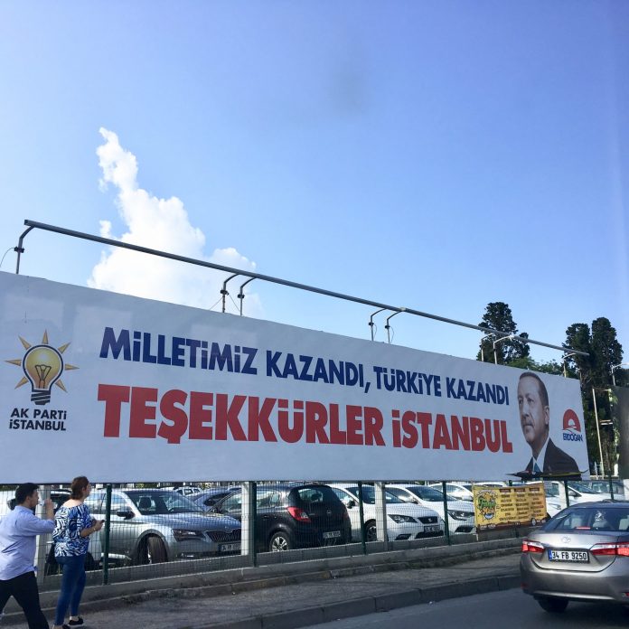 Affiche post-campagne AKP