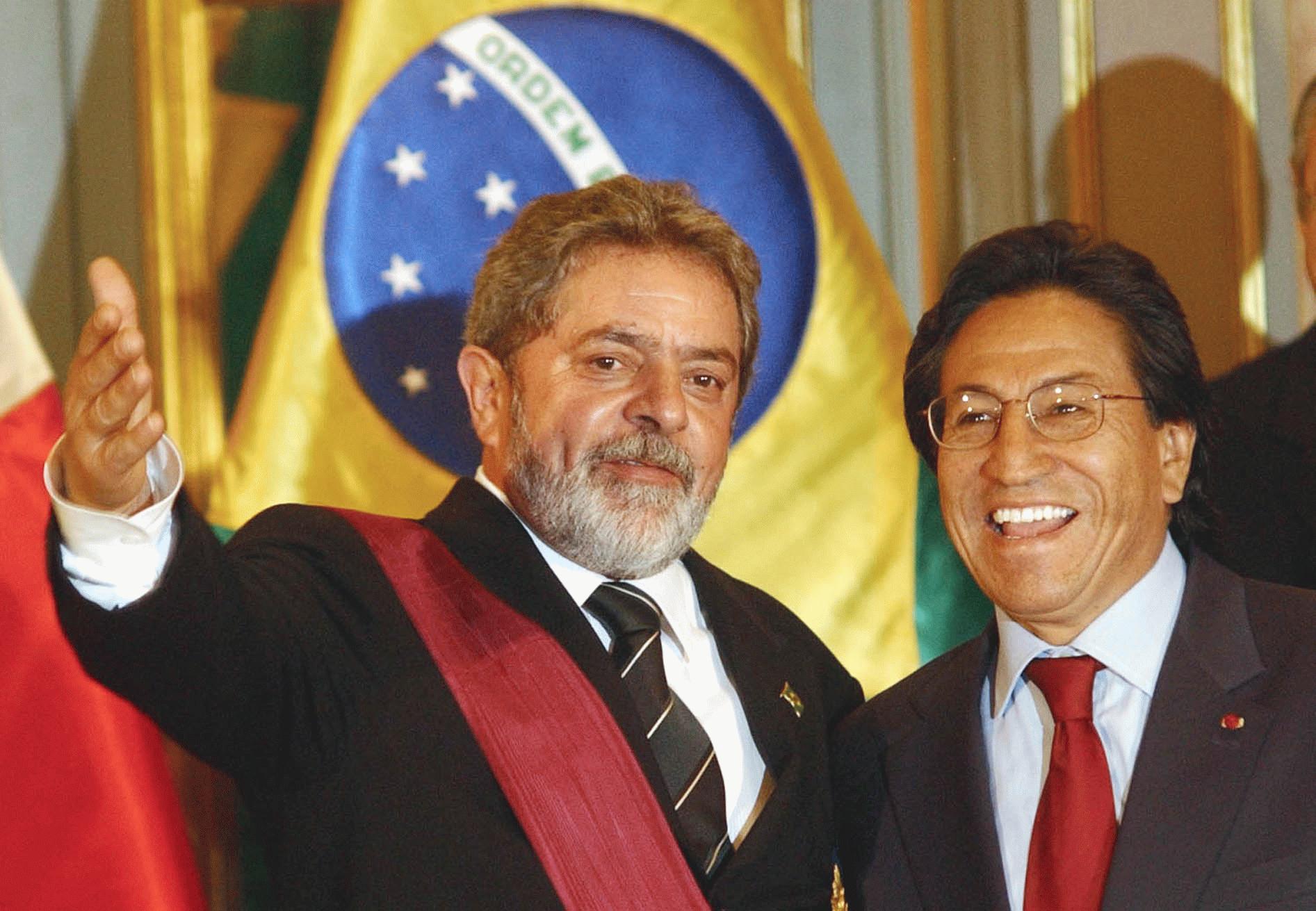 https://fr.m.wikipedia.org/wiki/Fichier:Lula_e_Alejandro_Toledo.jpeg