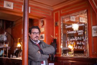 David Dufresne au restaurant Polidor à Paris. © Ulysse Guttmann-Faure